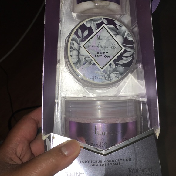 Iam Selling body lotion - Picture 8 of 8